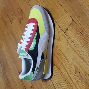 Puma sneakers size 10/9